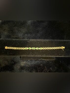 Vintage 18k gold jade and diamond bracelet